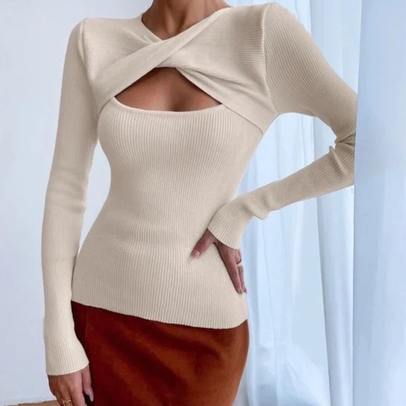 Cozy Cut out Knit Sweater Top - Picture 2 of 4